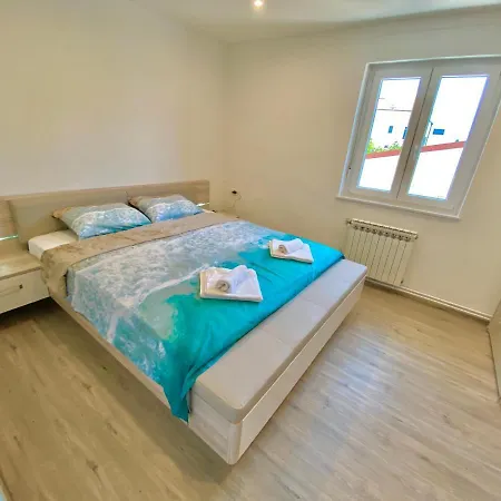 Apartmán Noel - Three Bedroom With Pool *
