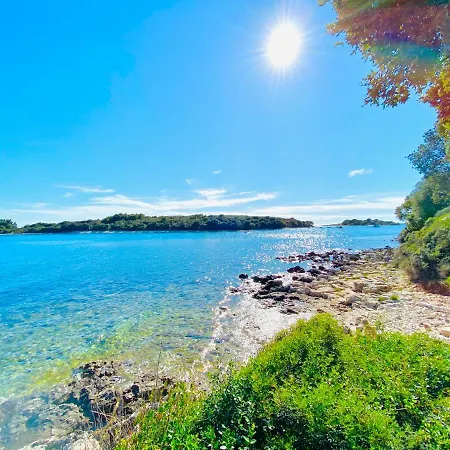 Noel - Three Bedroom With Pool Apartment *