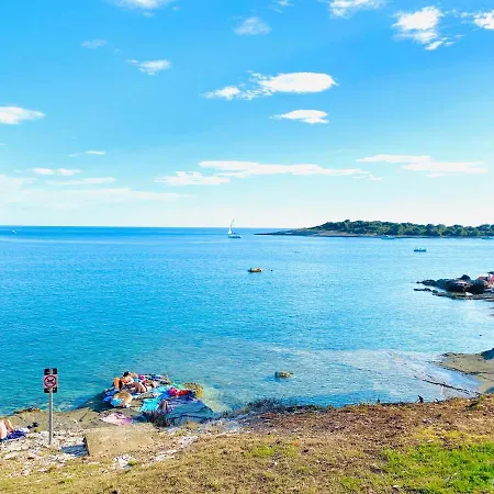 Noel - Three Bedroom With Pool *