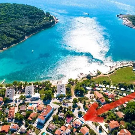 Noel - Three Bedroom With Pool Apartment *