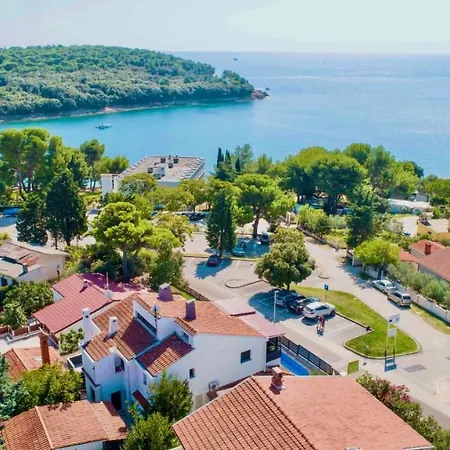 Noel - Three Bedroom With Pool * بنجول