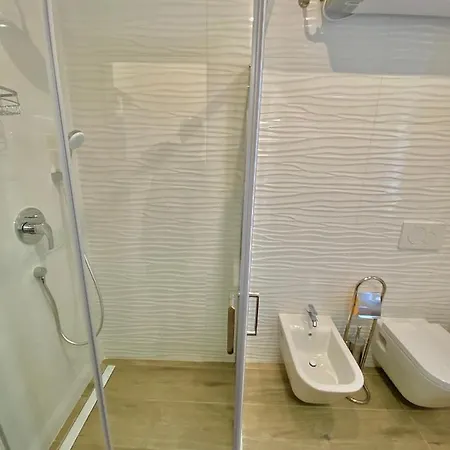 Noel - Three Bedroom With Pool Apartmán *