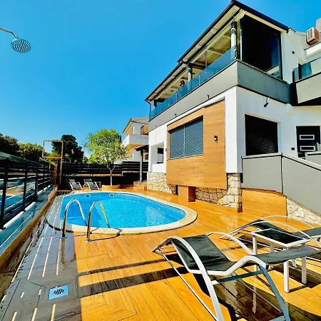Noel - Three Bedroom With Pool * Banjole