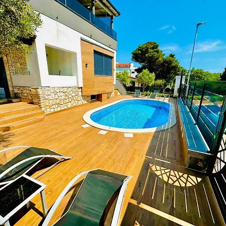 Apartmán Noel - Three Bedroom With Pool Banjole