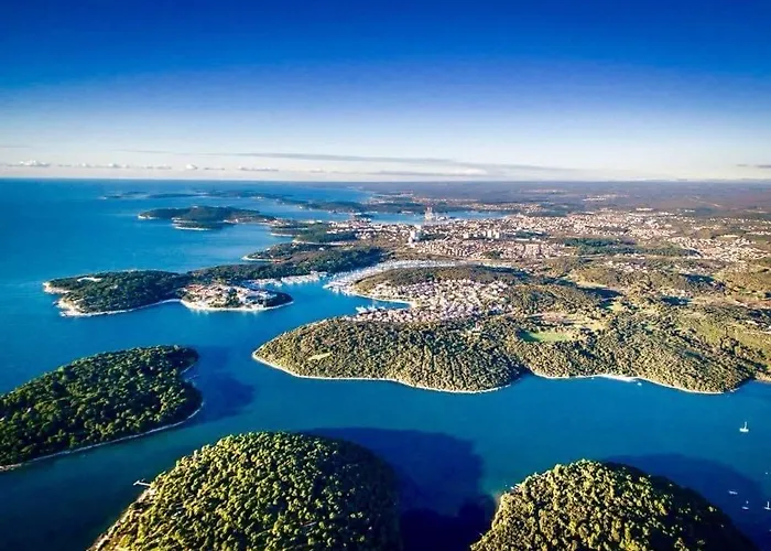 Noel - Three Bedroom With Pool