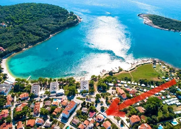 Noel - Three Bedroom With Pool Apartman *