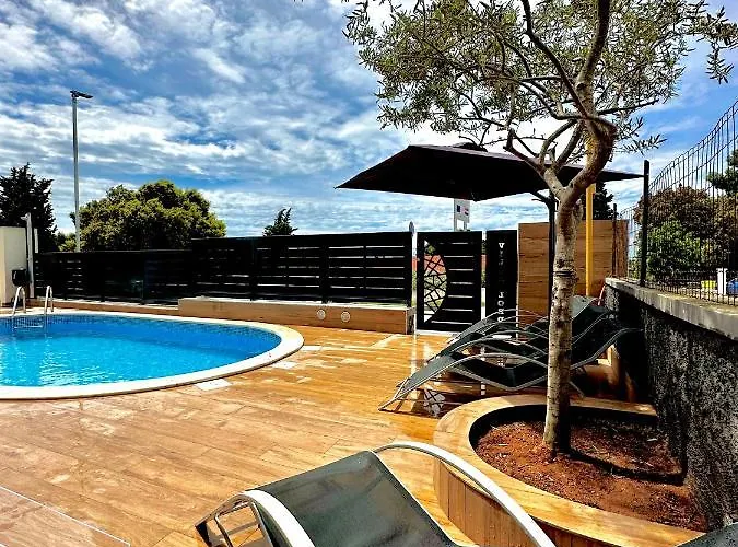 アパート Noel - Three Bedroom With Pool *