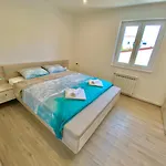 Apartment Noel - Three Bedroom With Pool *