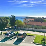 Noel - Three Bedroom With Pool Apartment *