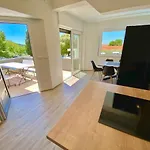 Apartment Noel - Three Bedroom With Pool *