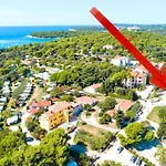 Apartment Noel - Three Bedroom With Pool