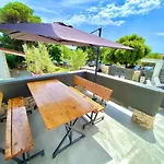 Noel - Three Bedroom With Pool Banjole
