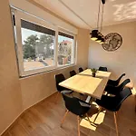 Apartment Noel - Three Bedroom With Pool Banjole