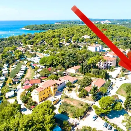 Lägenhet Noel - Three Bedroom With Pool
