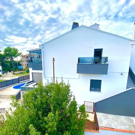 Noel - Three Bedroom With Pool Lägenhet Banjole