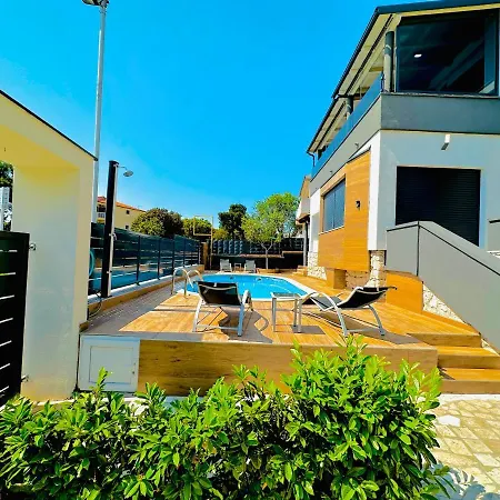 Apartament Noel - Three Bedroom With Pool *