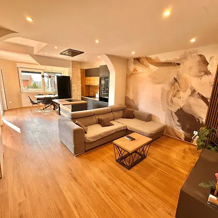 Noel - Three Bedroom With Pool *