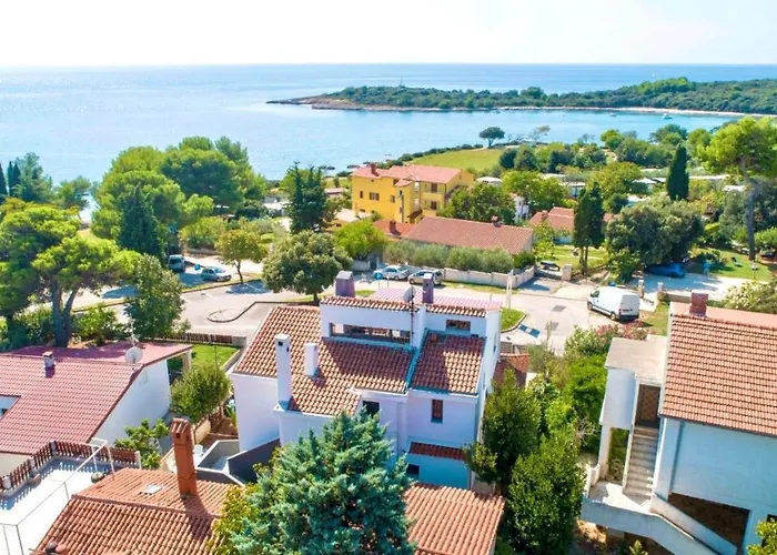 Apartament Noel - Three Bedroom With Pool